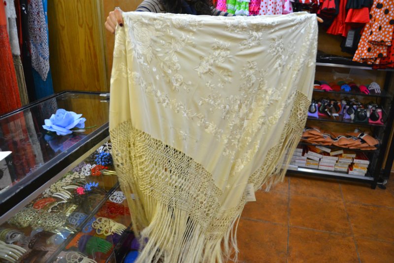 Traditional souvenirs in Madrid and where to buy them